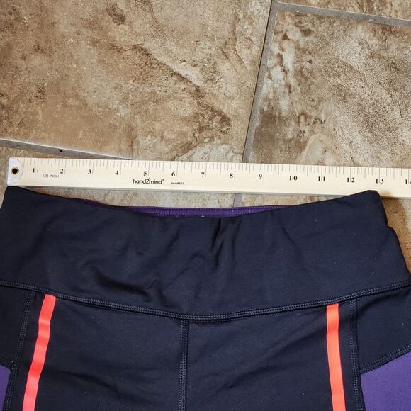 9-Piece Women’s Medium Athletic Bottoms – Pants & Capris Bundle - Picture 12 of 13